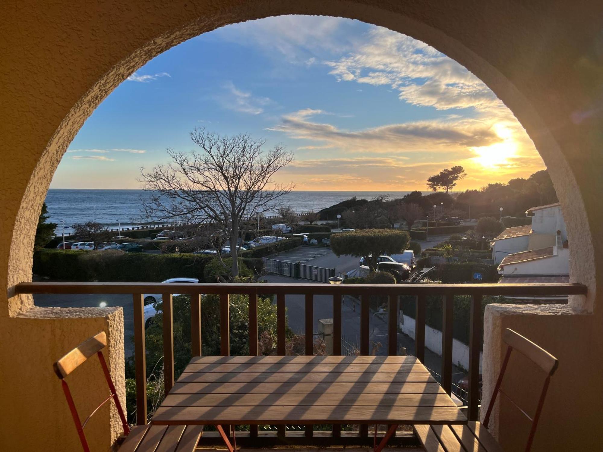 Studio Lumineux, Avec Vue Mer - Conciergerie Regnier - Apartment Sausset-les-Pins Bagian luar foto